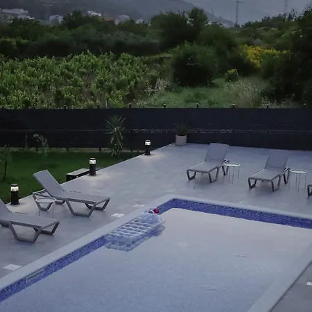 House - Anima Tugare